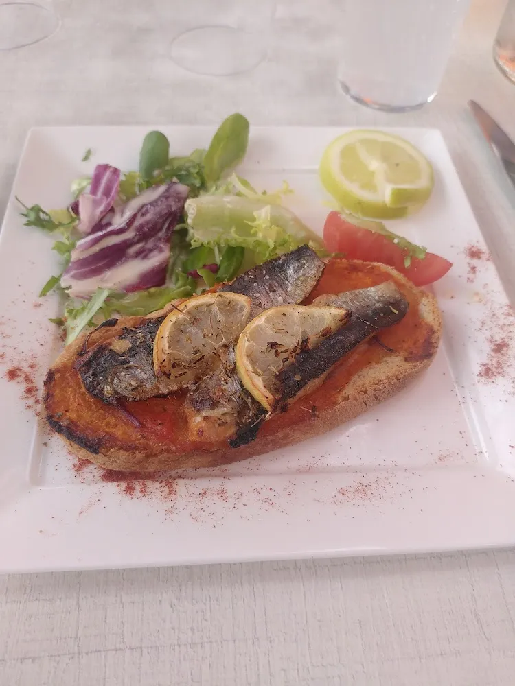 Tartine de Sardines À la Provençale